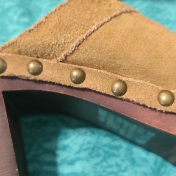 Roxy "Yodel" Suede Heels - Picture 14 of 14